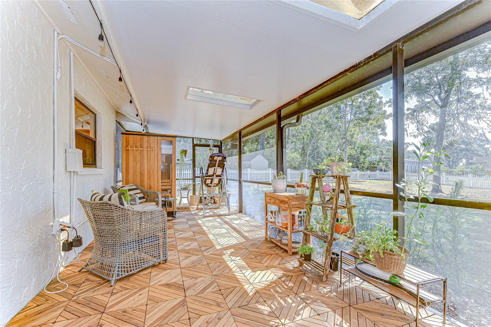 Listing photo id 22 for 4705 Fernstone Court