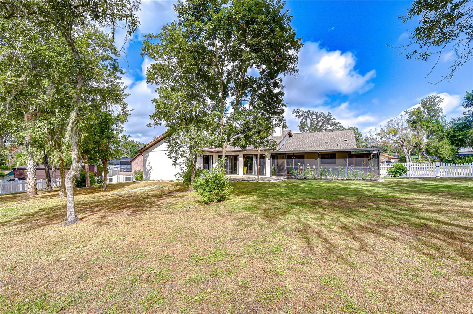 Listing photo id 26 for 4705 Fernstone Court
