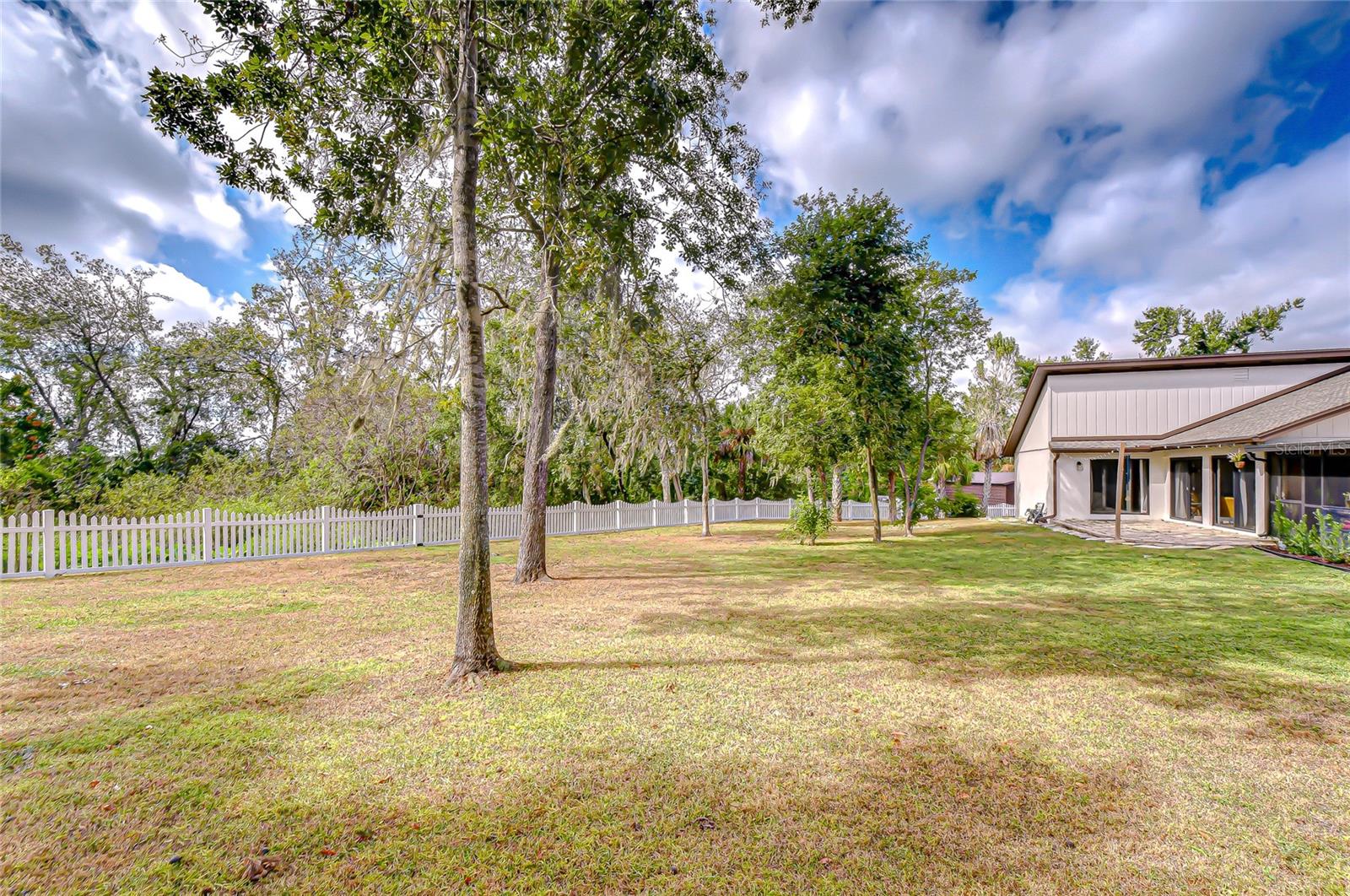 Listing photo id 27 for 4705 Fernstone Court