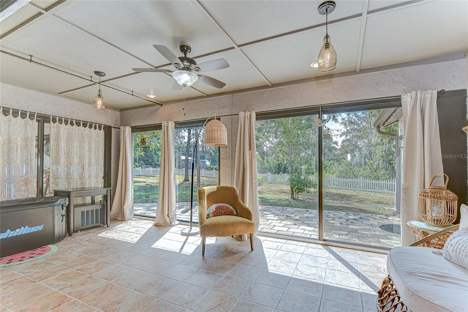 Listing photo id 6 for 4705 Fernstone Court