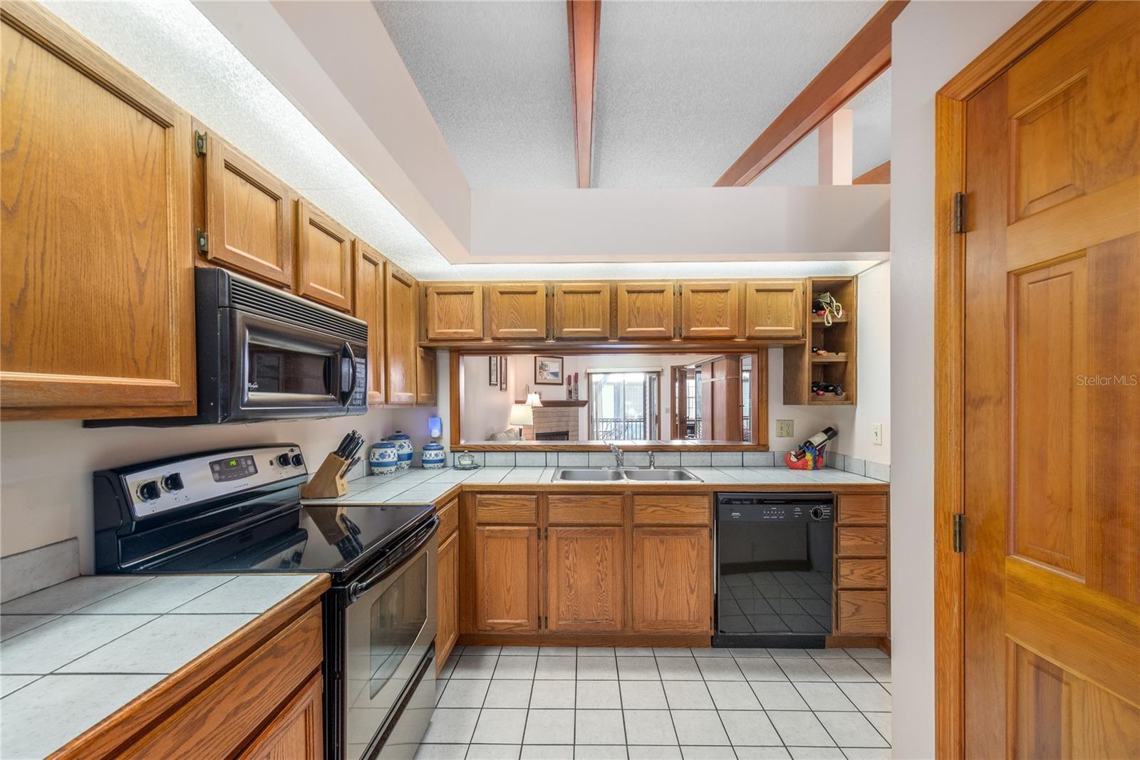 Image 13 of 43 For 1471 Mahogany Lane 1706