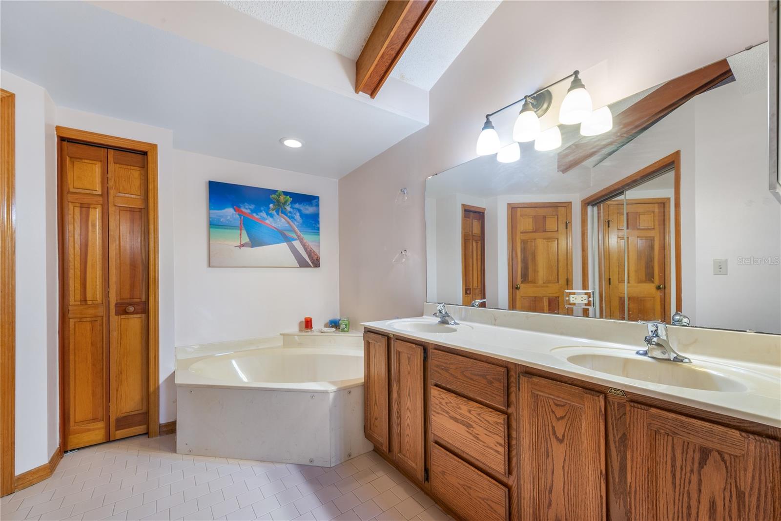 Image 22 of 43 For 1471 Mahogany Lane 1706