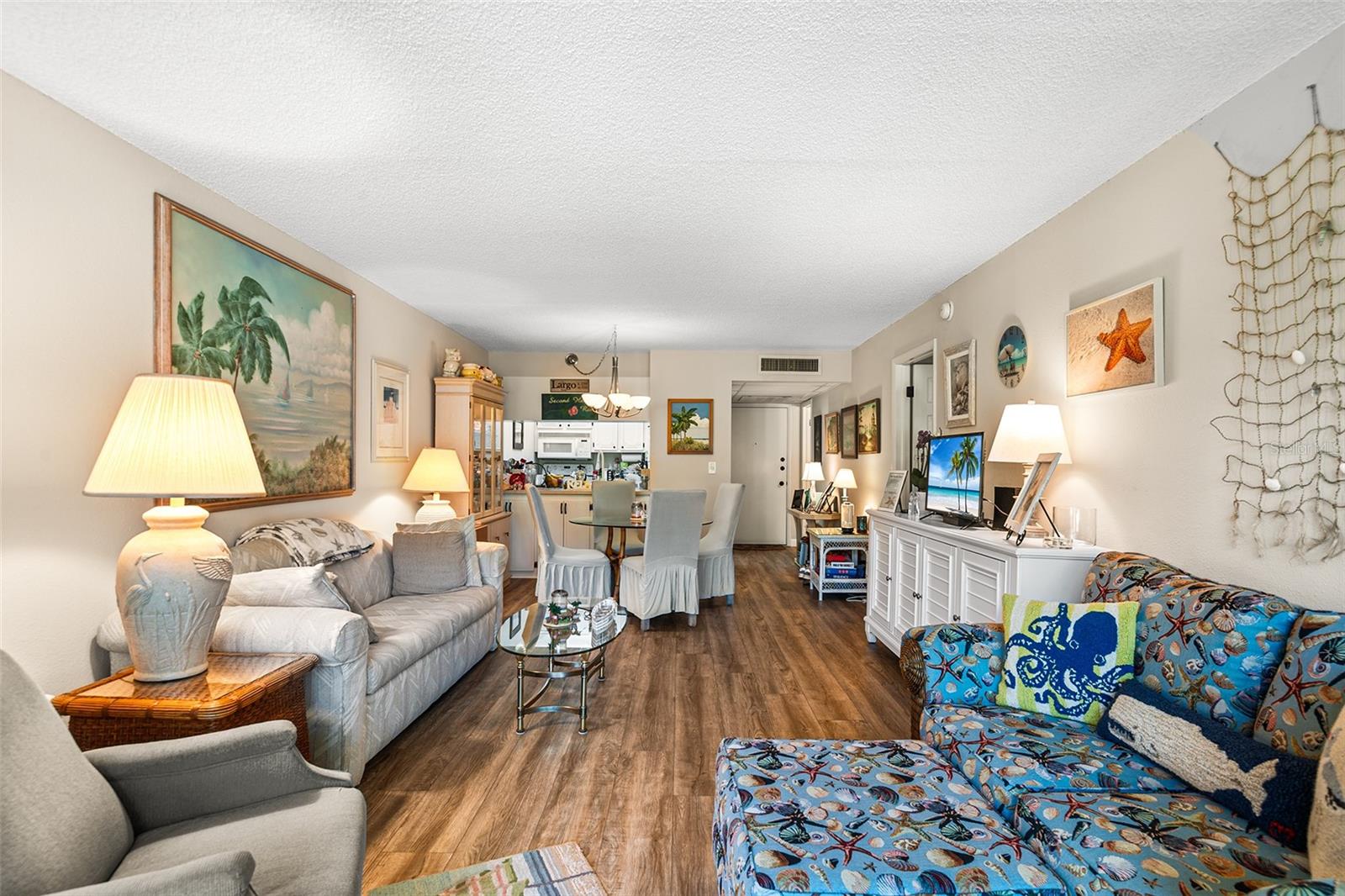 Image 17 of 37 For 14130 Rosemary Lane 1202