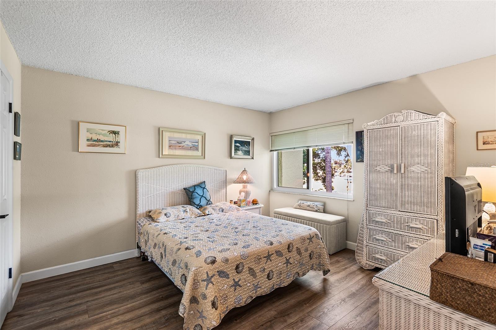 Image 18 of 37 For 14130 Rosemary Lane 1202