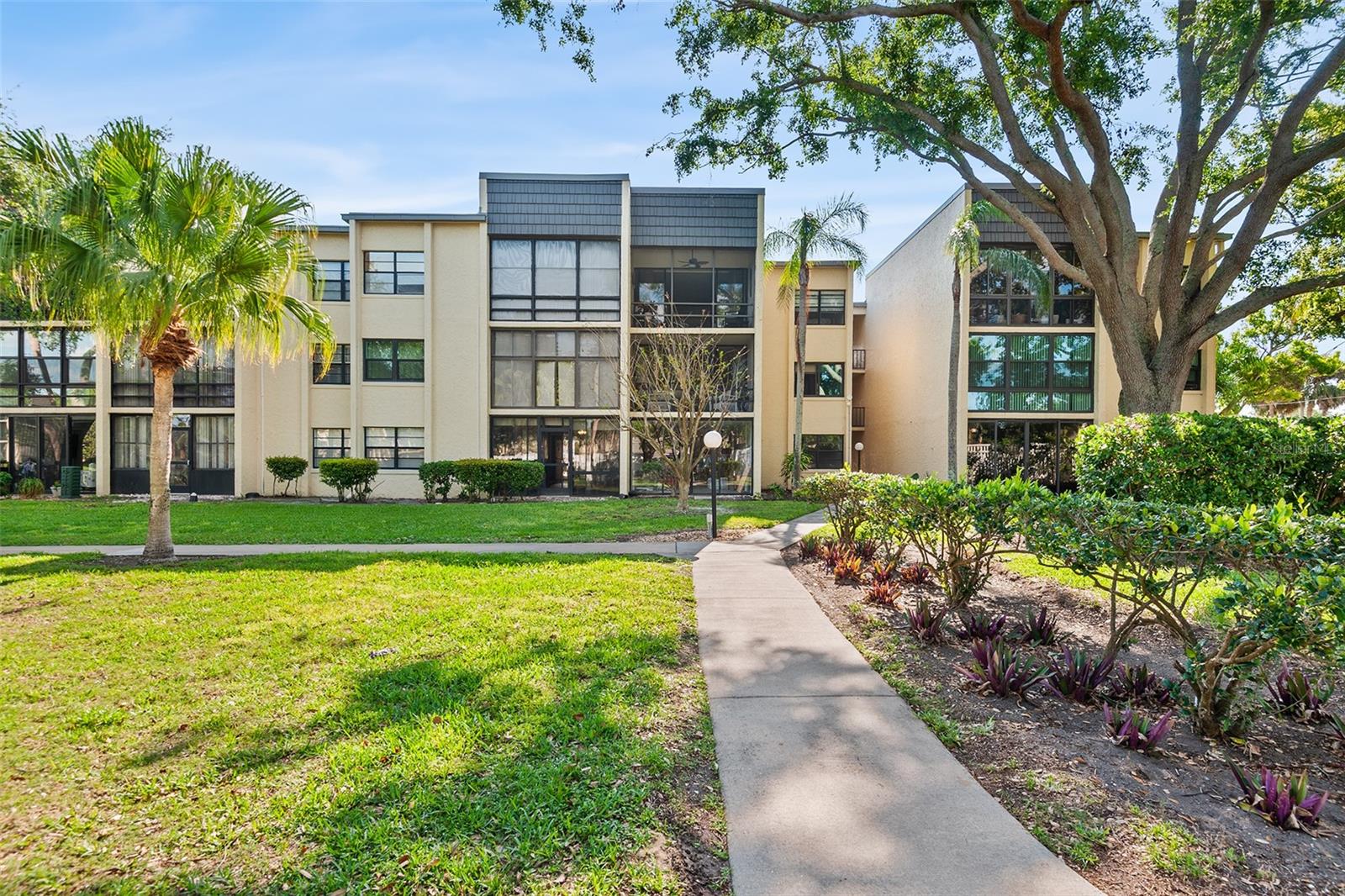 Image 26 of 37 For 14130 Rosemary Lane 1202