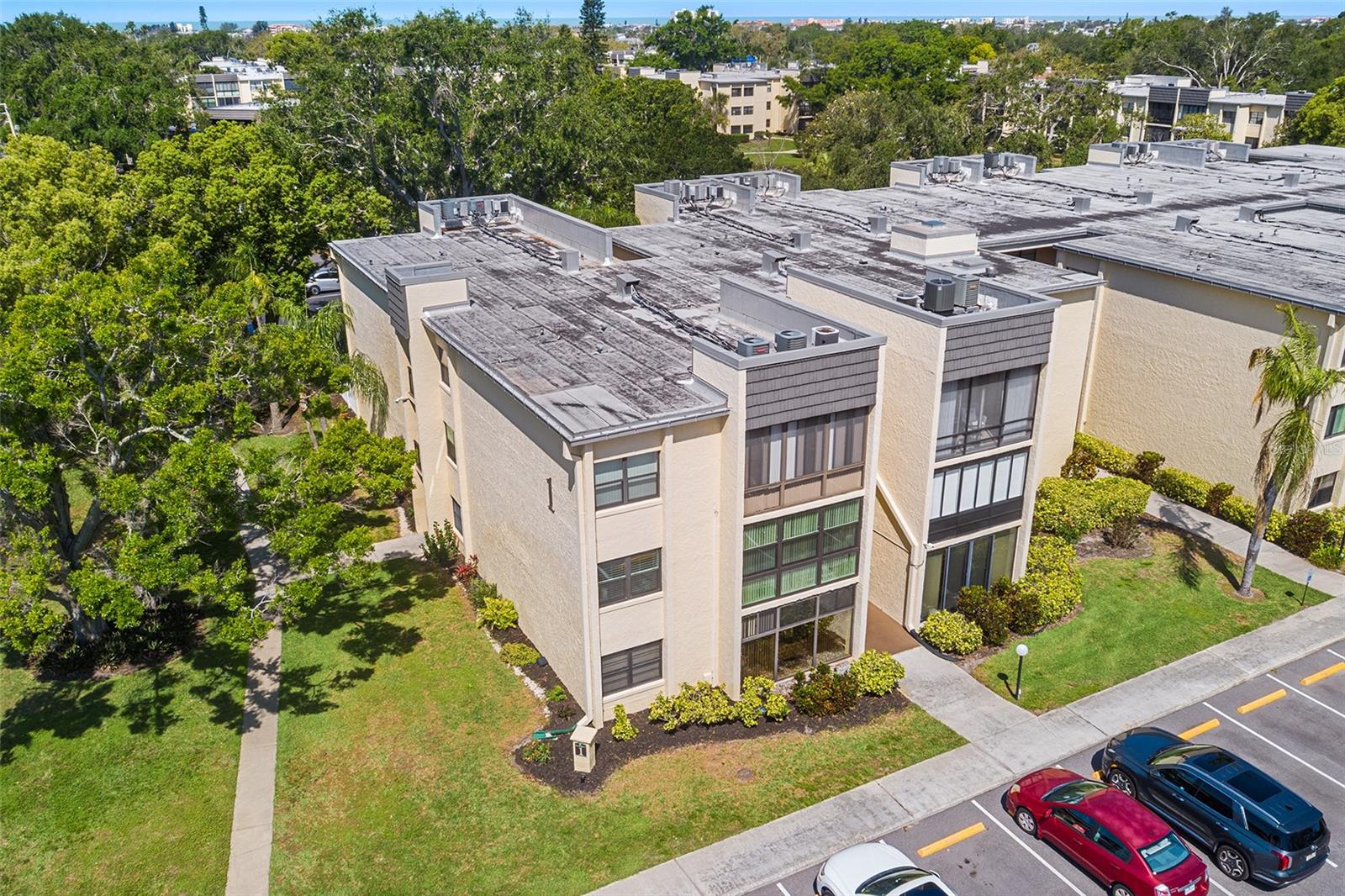 Image 35 of 37 For 14130 Rosemary Lane 1202