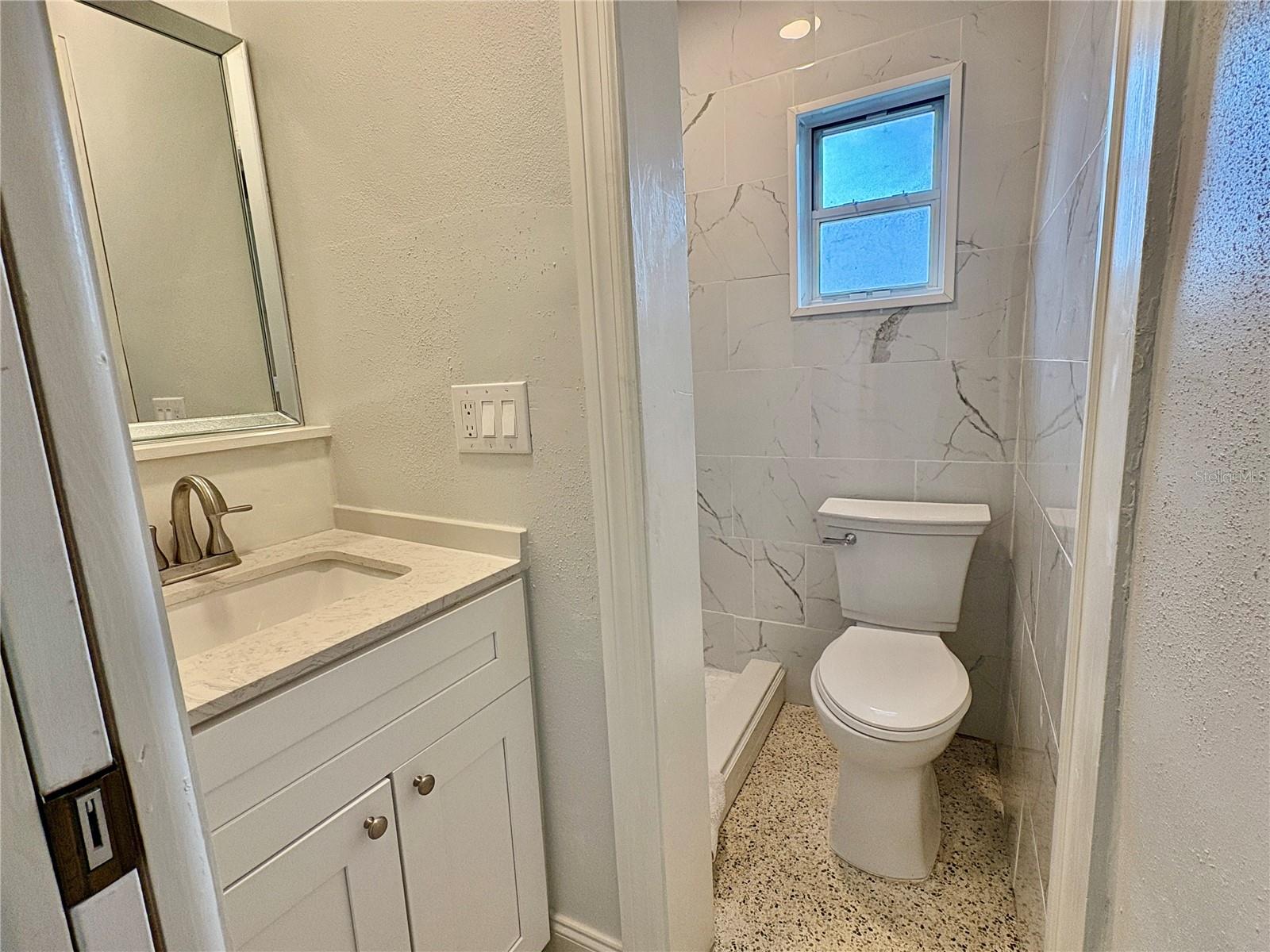 Image 17 of 27 For 941 Palm Drive