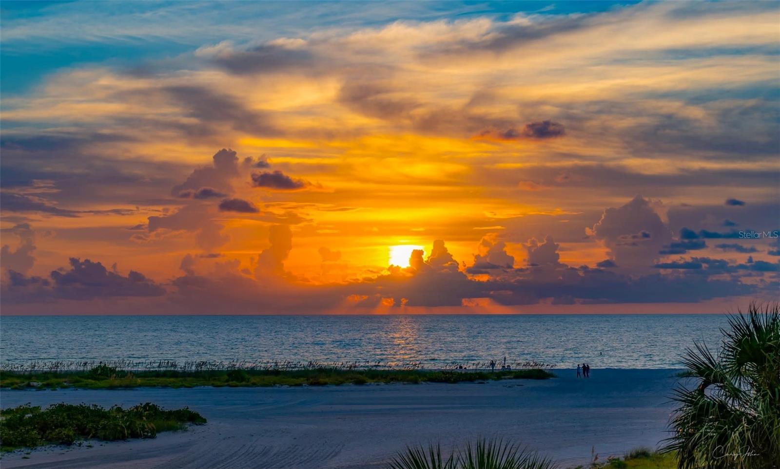 Image 4 of 27 For 941 Palm Drive