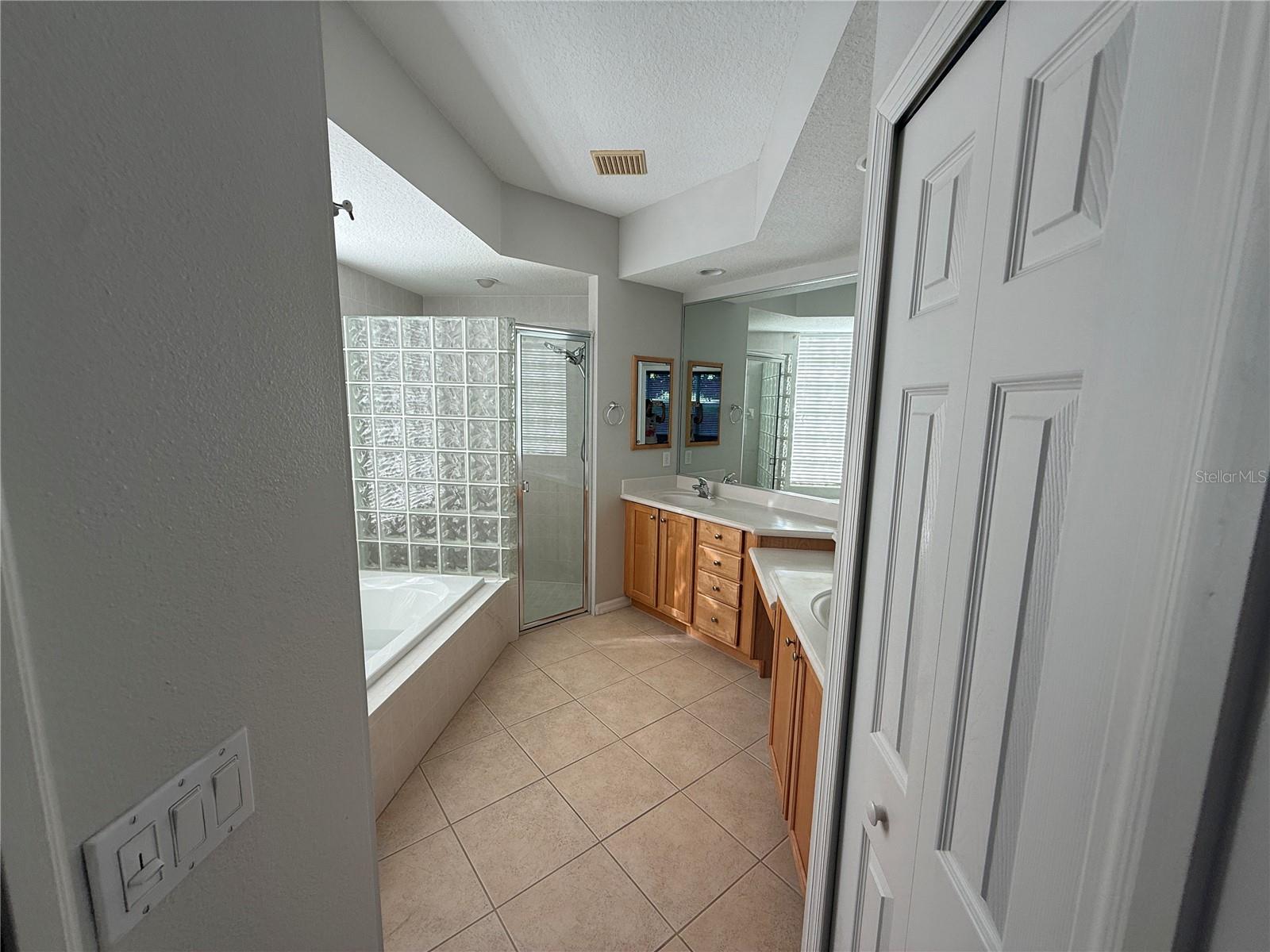 Image 17 of 32 For 6055 Wingspan Way