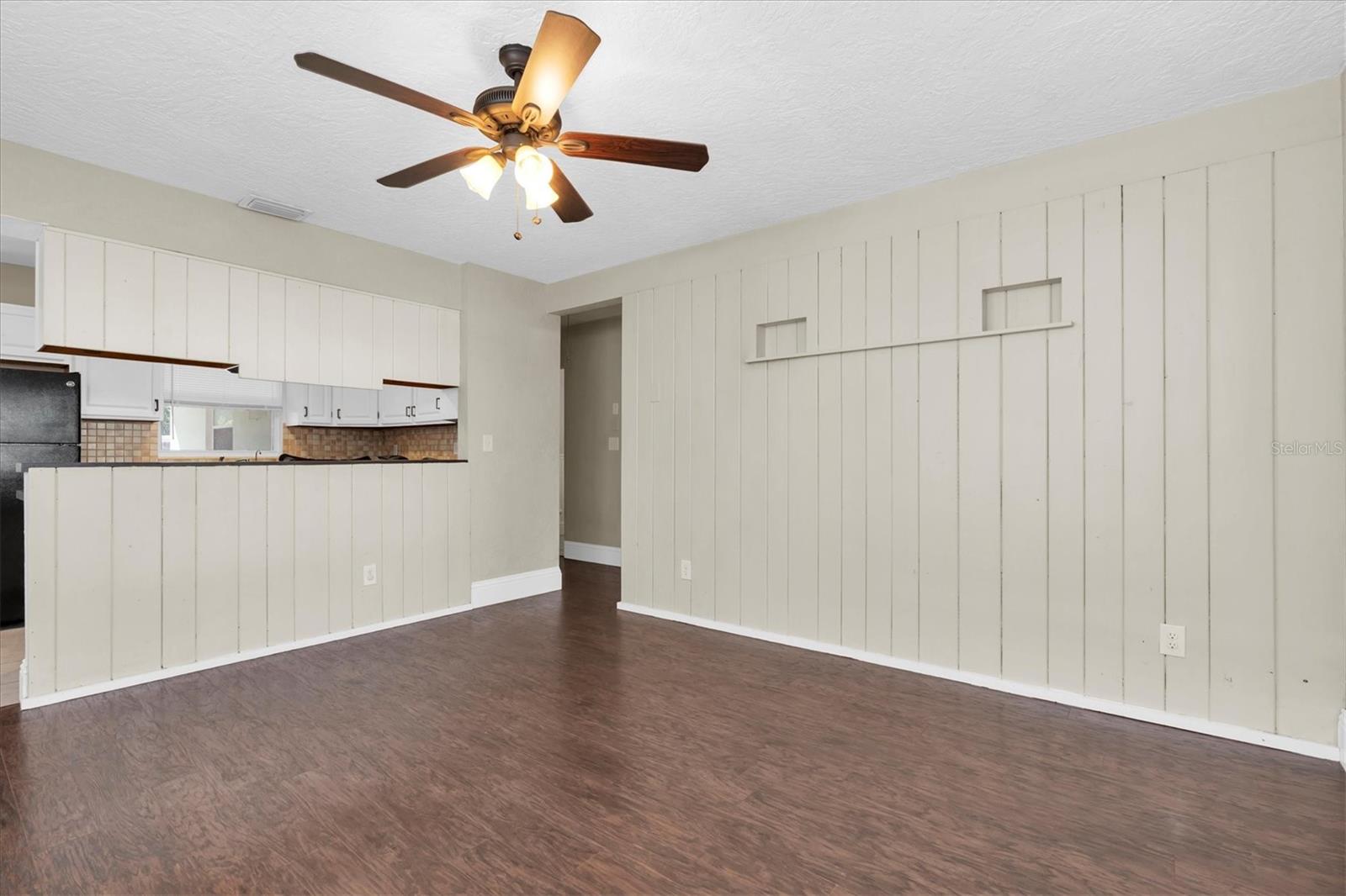 Image 10 of 30 For 618 Glenoak Street N