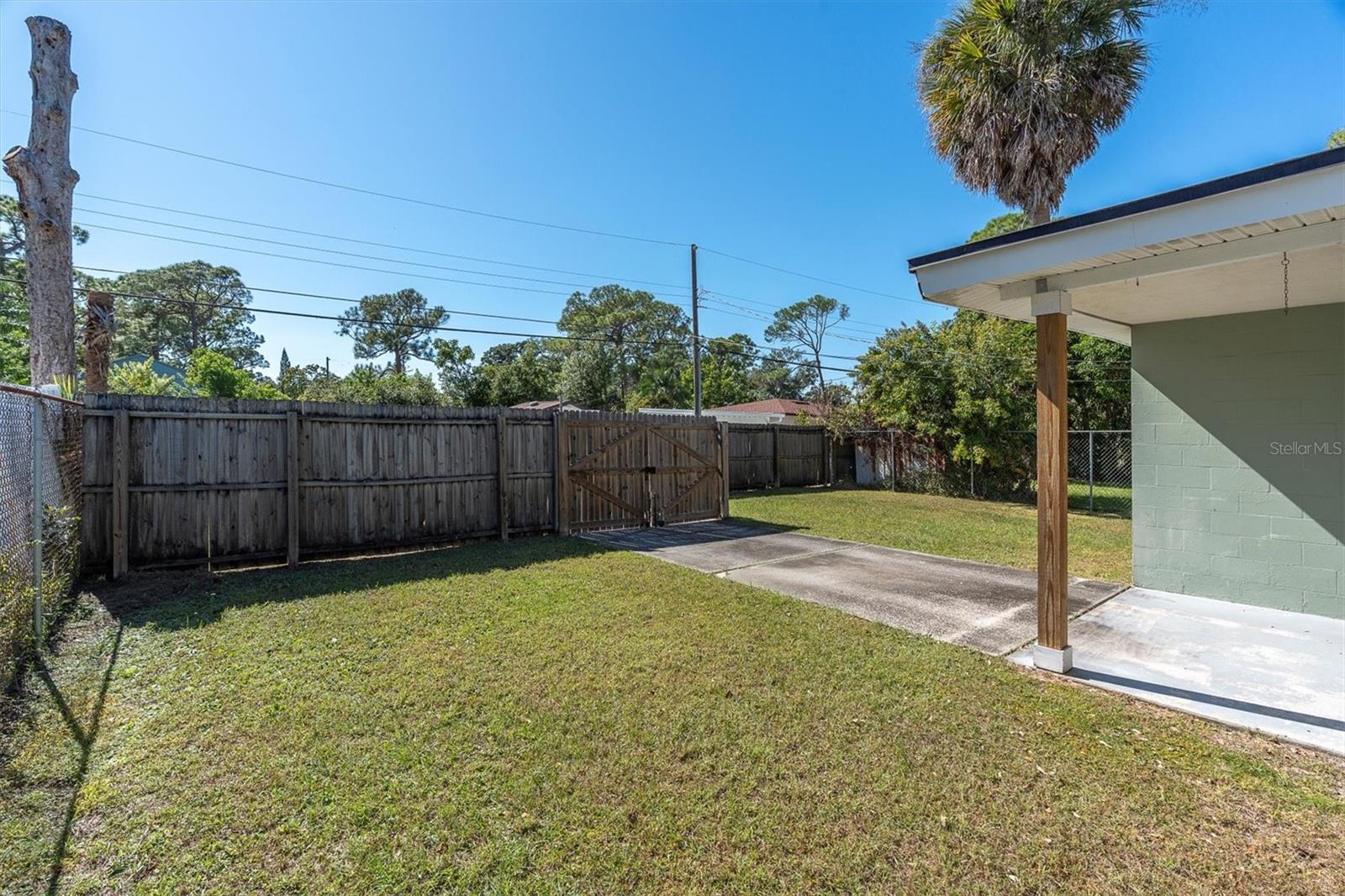 Image 24 of 30 For 618 Glenoak Street N