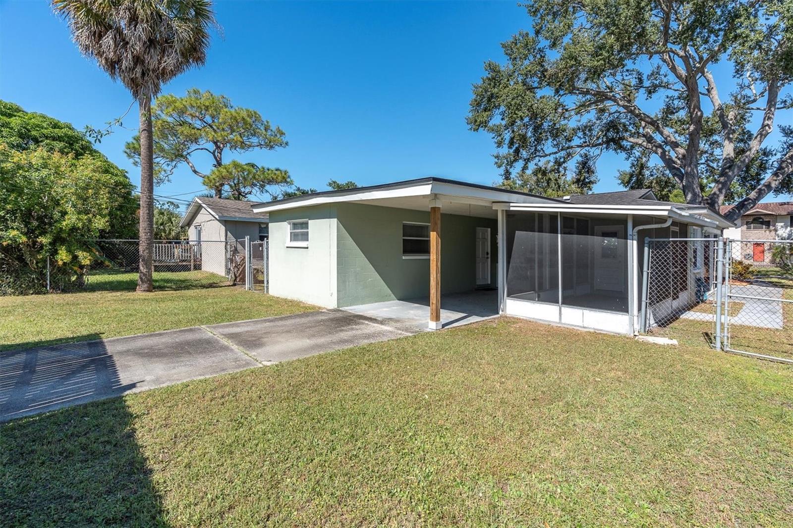 Image 25 of 30 For 618 Glenoak Street N