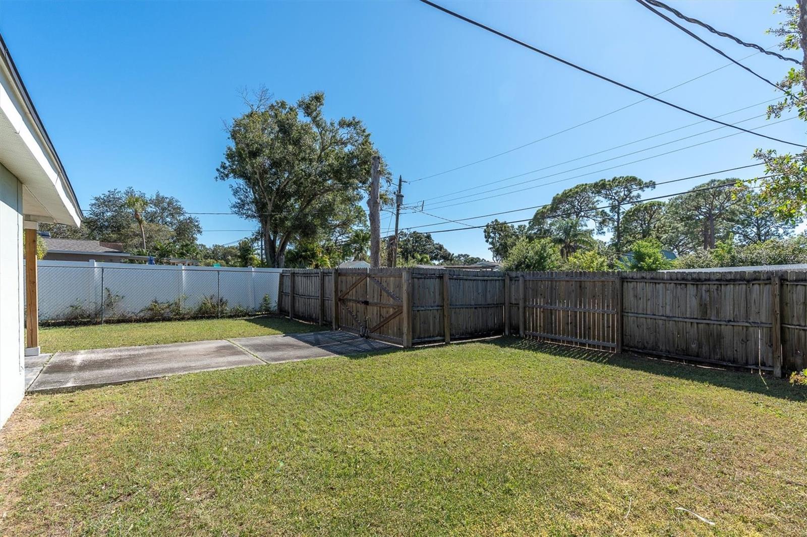 Image 26 of 30 For 618 Glenoak Street N