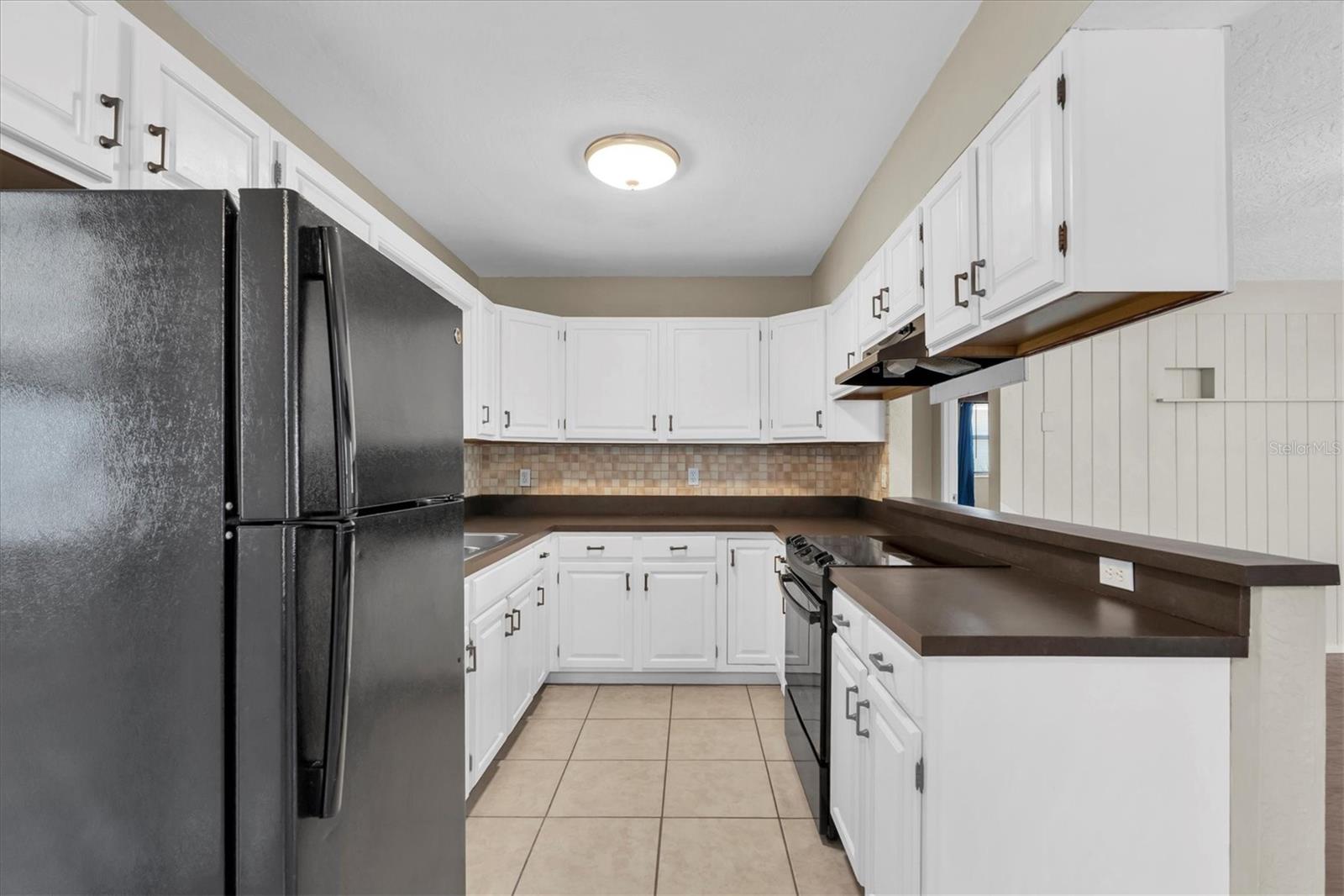 Image 3 of 30 For 618 Glenoak Street N