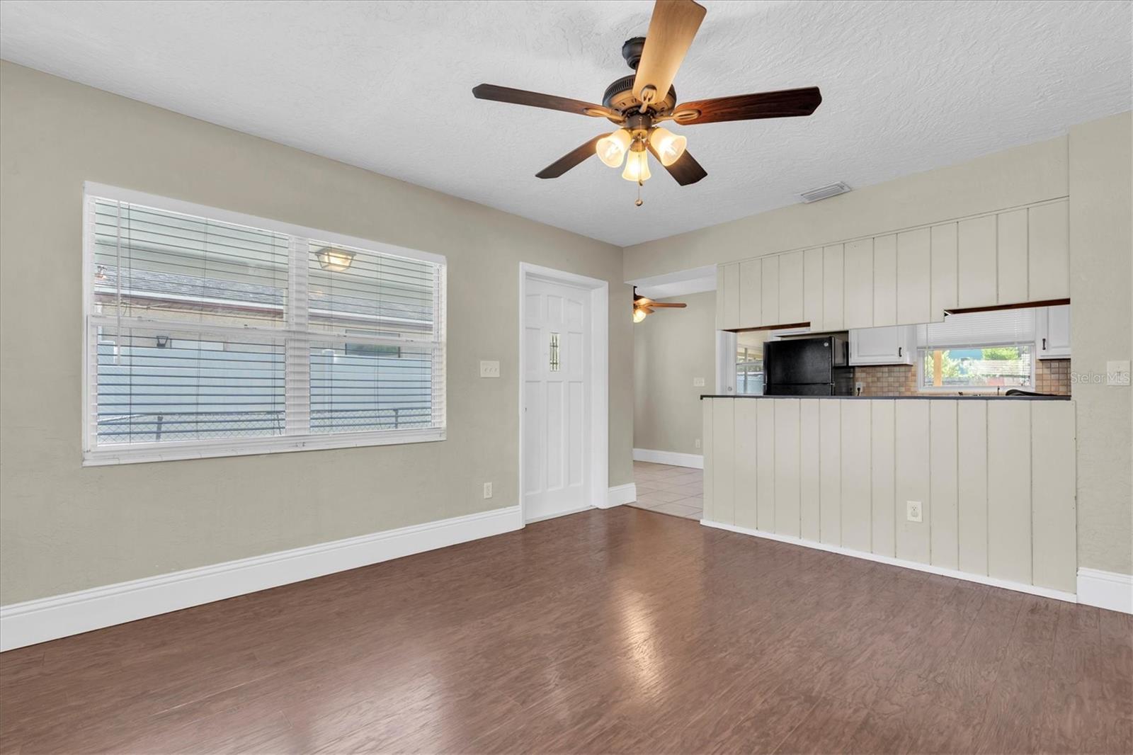 Image 7 of 30 For 618 Glenoak Street N