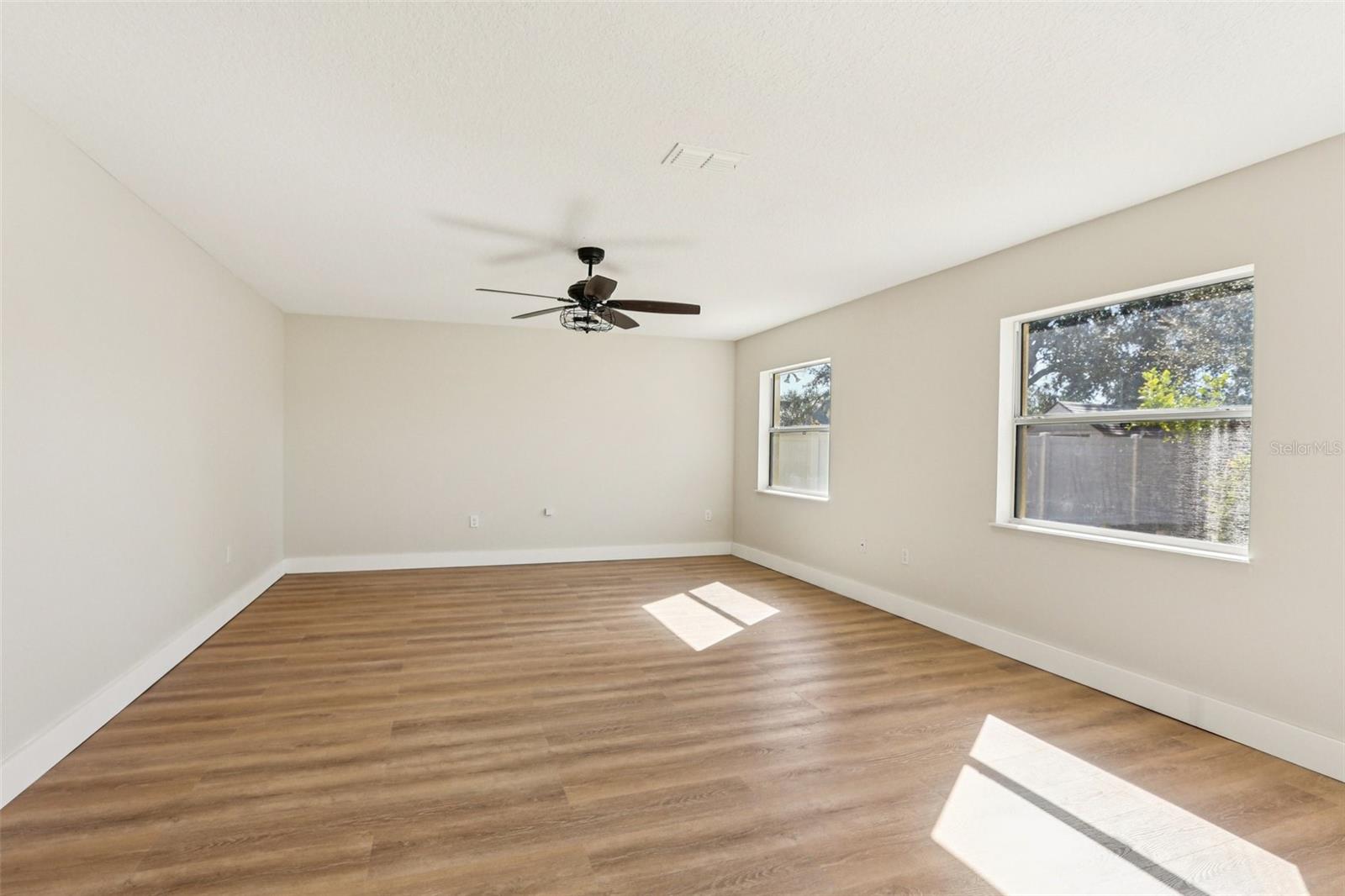 Image 15 of 50 For 807 Brenton Leaf Drive