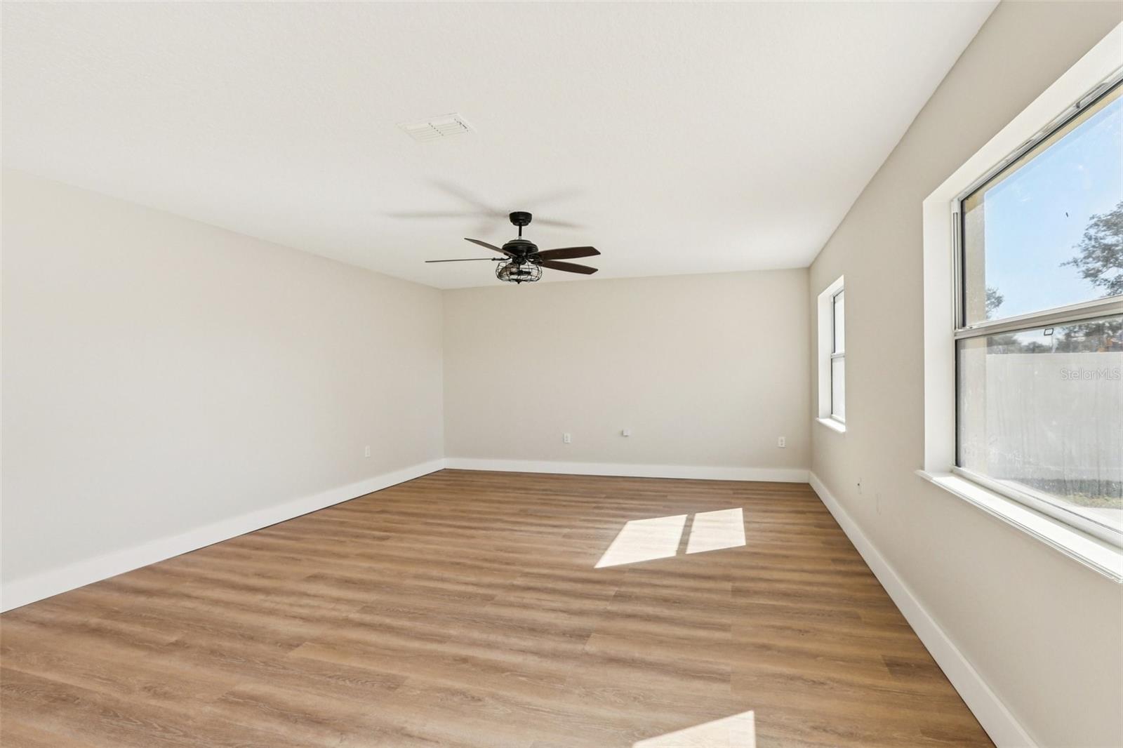 Image 16 of 50 For 807 Brenton Leaf Drive