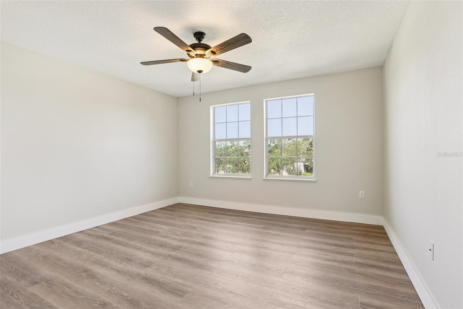 Image 21 of 50 For 807 Brenton Leaf Drive