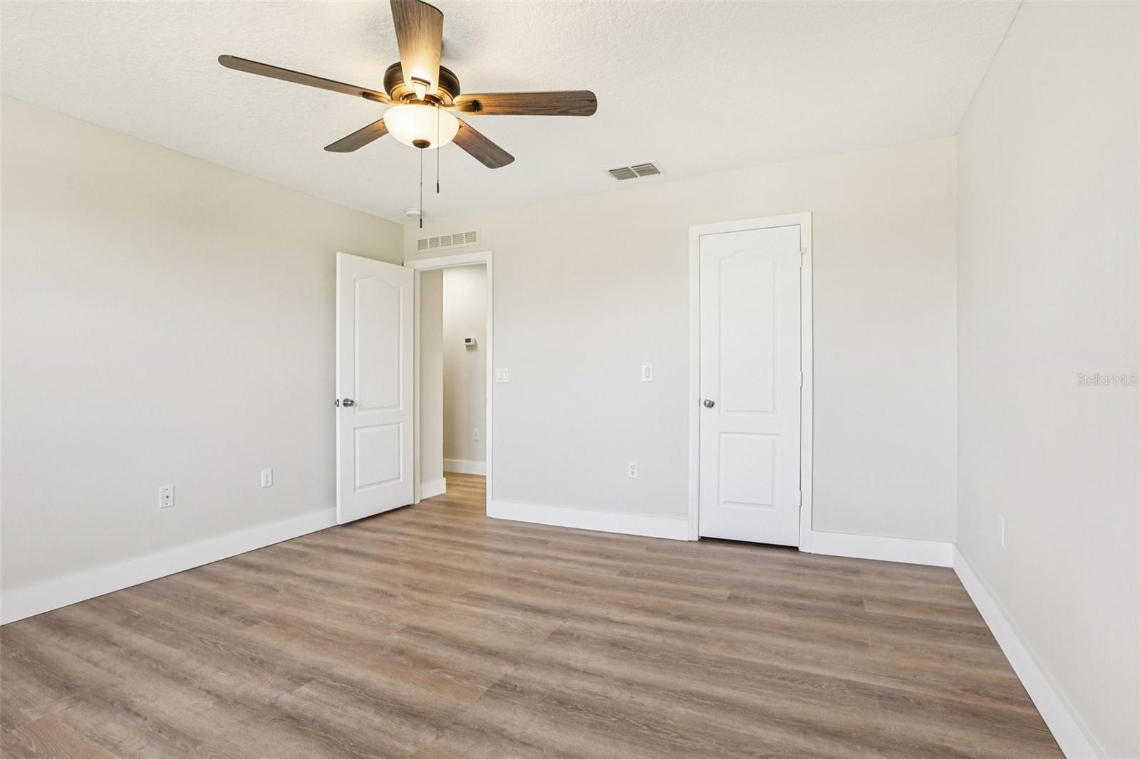 Image 22 of 50 For 807 Brenton Leaf Drive