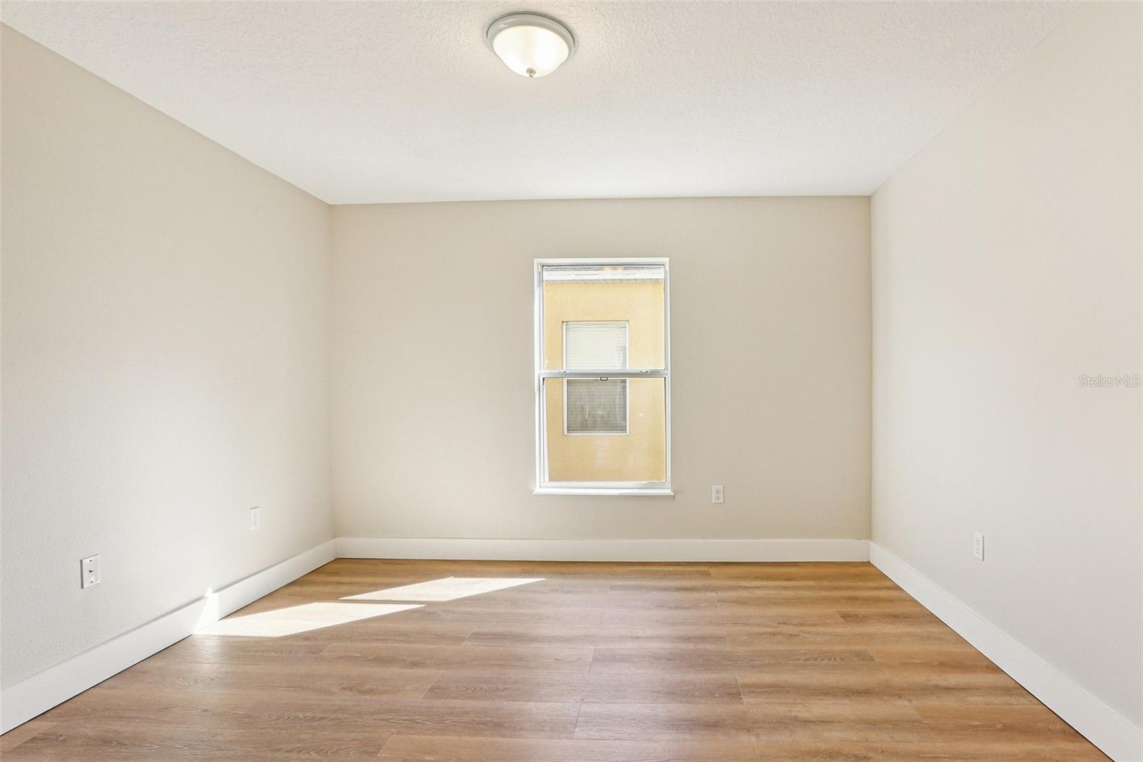 Image 28 of 50 For 807 Brenton Leaf Drive