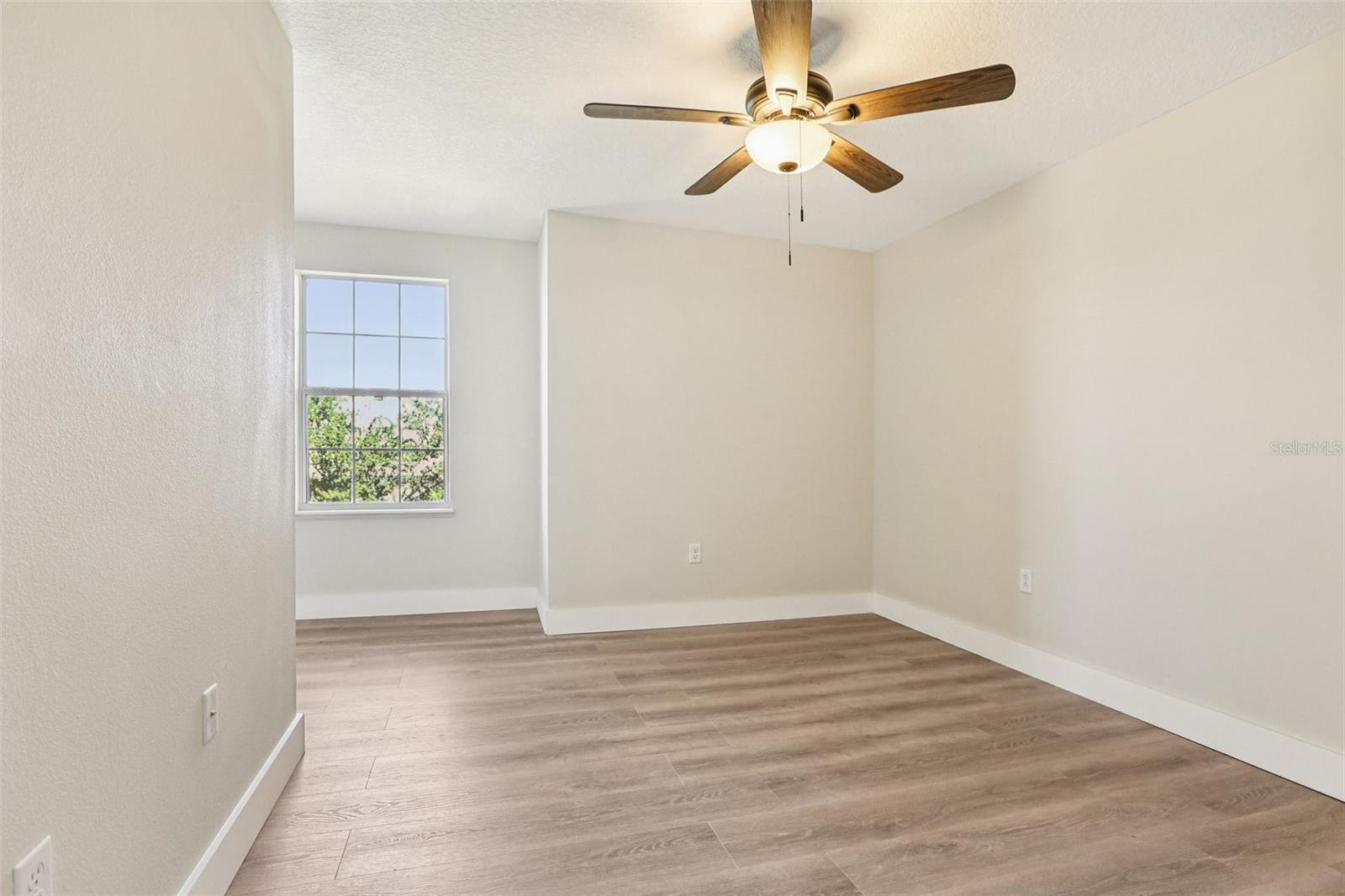 Image 29 of 50 For 807 Brenton Leaf Drive