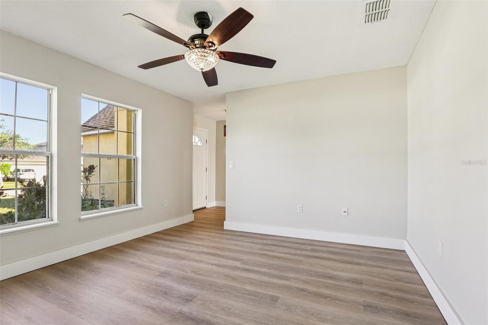 Image 3 of 50 For 807 Brenton Leaf Drive