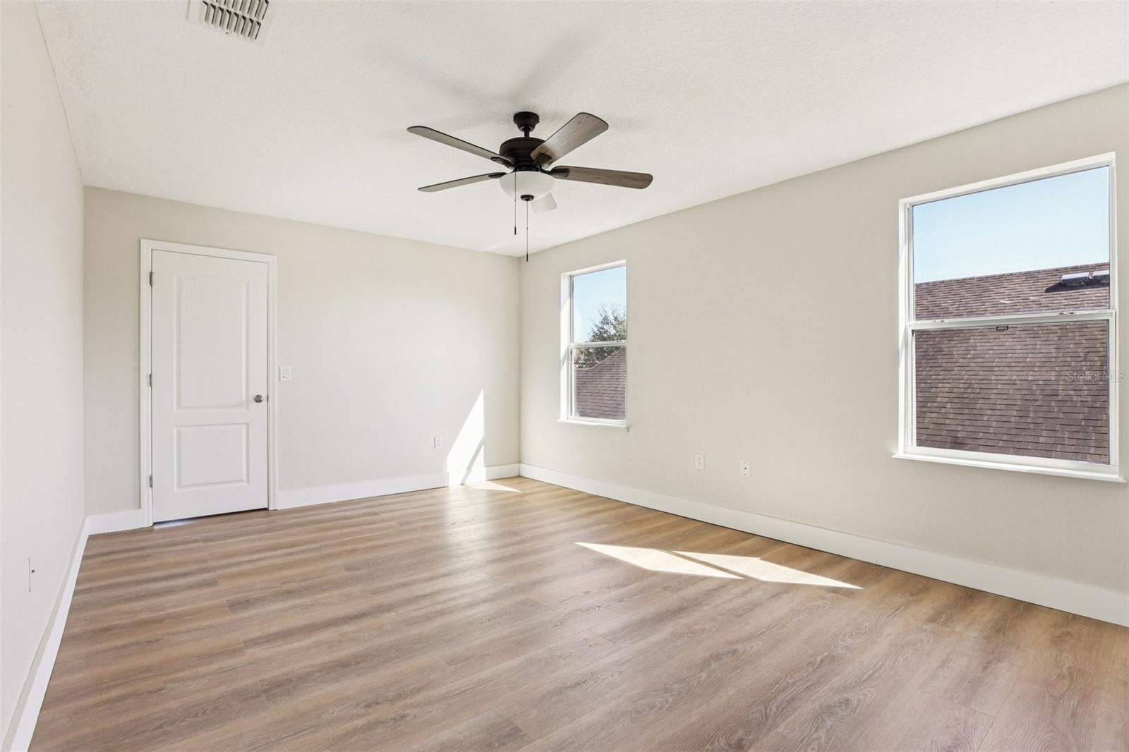 Image 32 of 50 For 807 Brenton Leaf Drive