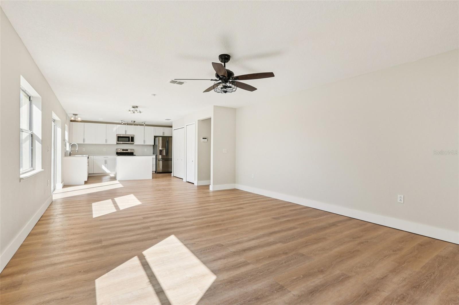 Image 4 of 50 For 807 Brenton Leaf Drive