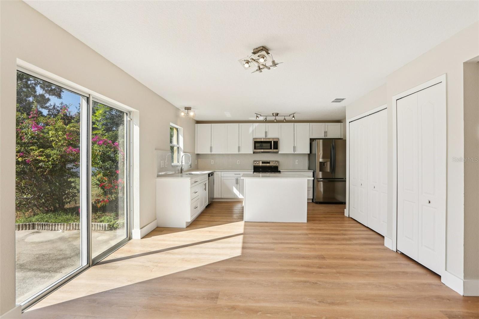 Image 6 of 50 For 807 Brenton Leaf Drive