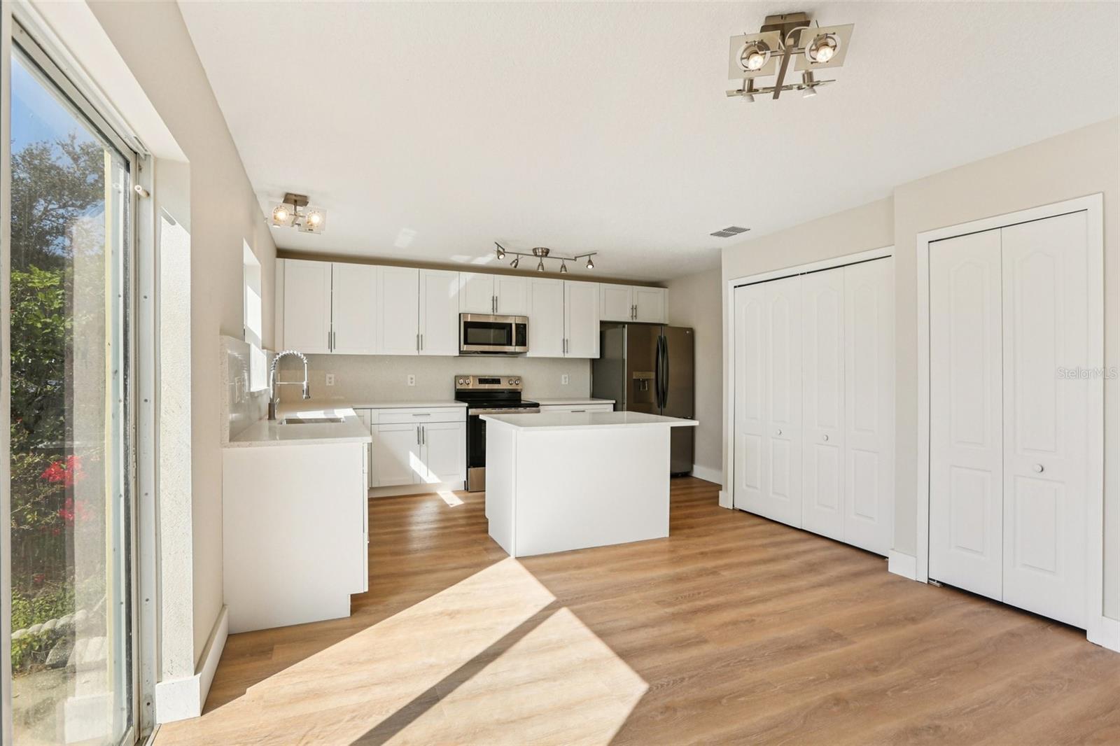 Image 7 of 50 For 807 Brenton Leaf Drive