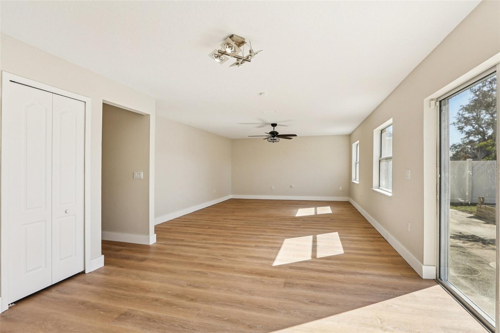 Image 8 of 50 For 807 Brenton Leaf Drive