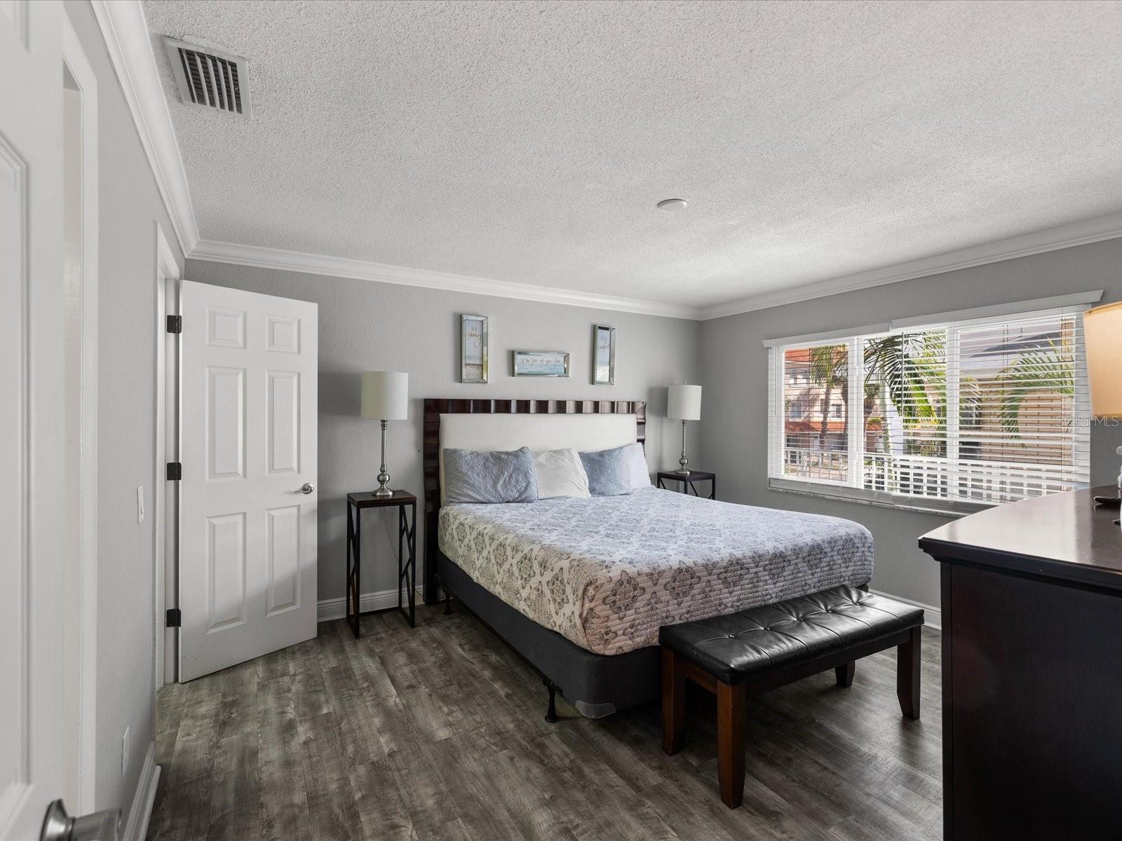 Image 20 of 63 For 185 Brightwater Drive 5