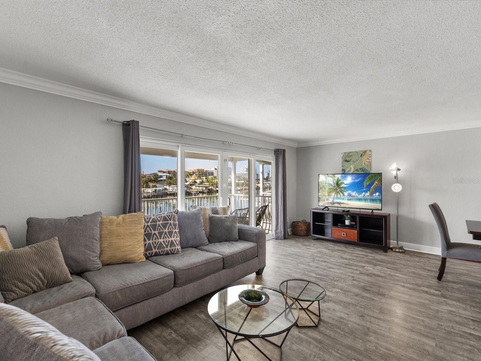 Image 7 of 63 For 185 Brightwater Drive 5