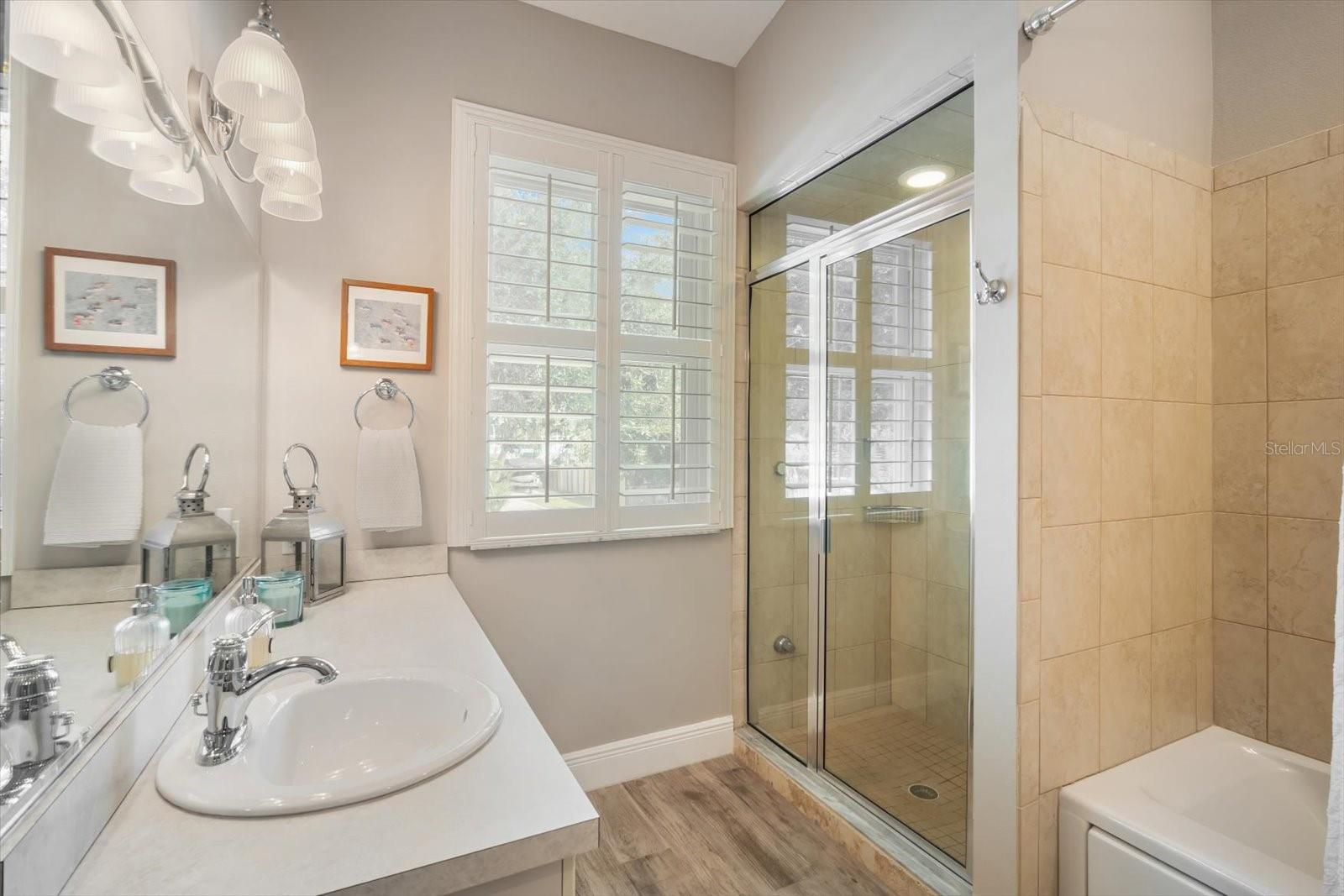 Image 20 of 41 For 124 13th Avenue