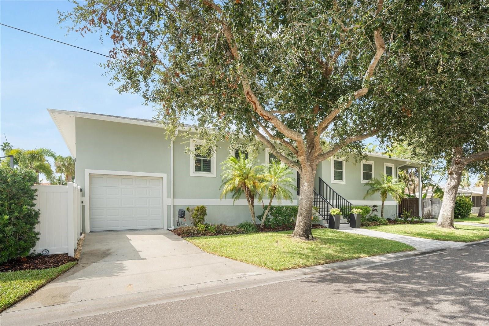 Image 30 of 41 For 124 13th Avenue