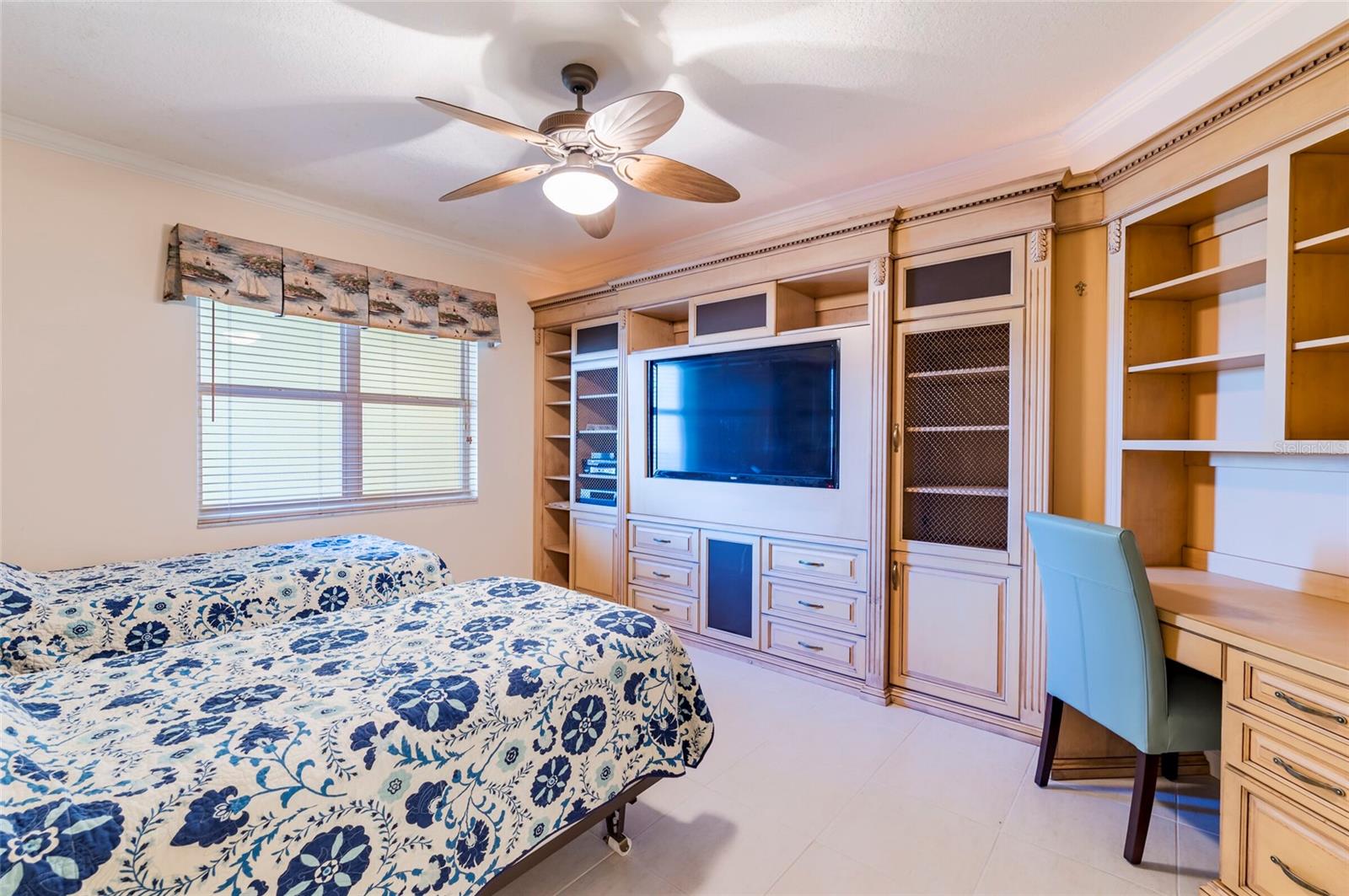 Image 35 of 59 For 16750 Gulf Boulevard 214