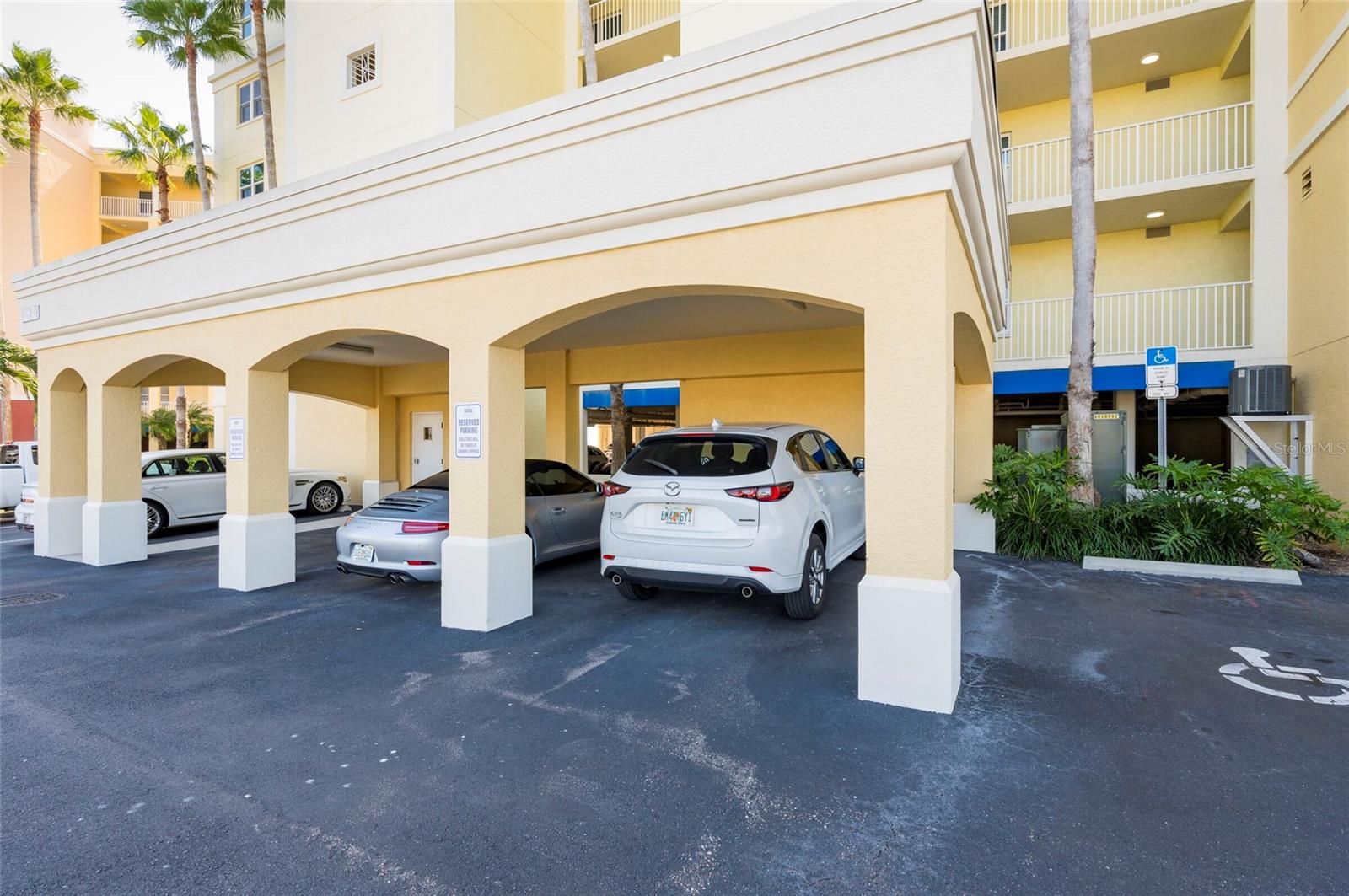 Image 39 of 59 For 16750 Gulf Boulevard 214