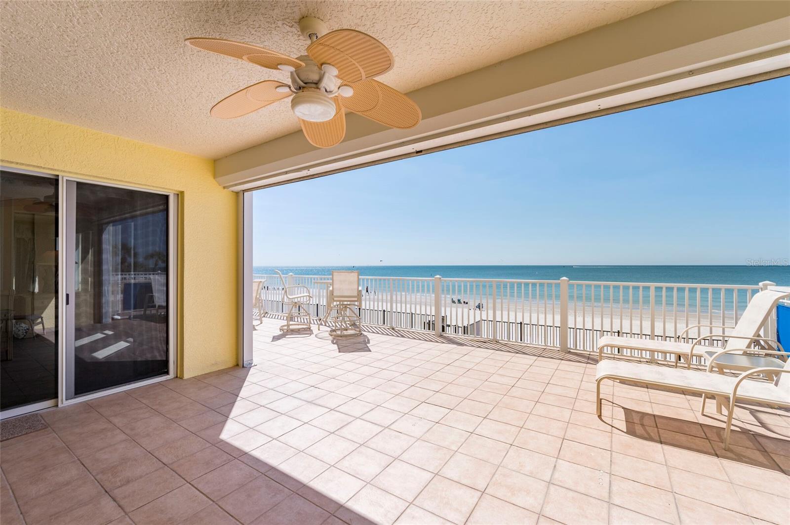 Image 4 of 59 For 16750 Gulf Boulevard 214