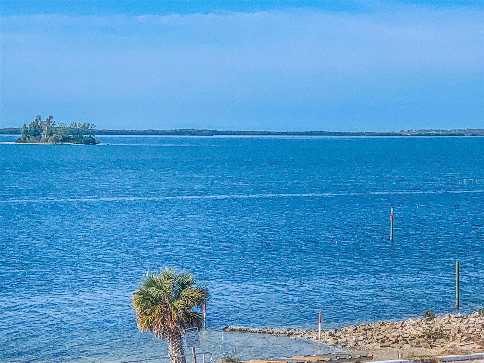 Image 29 of 53 For 634 Edgewater Drive 447