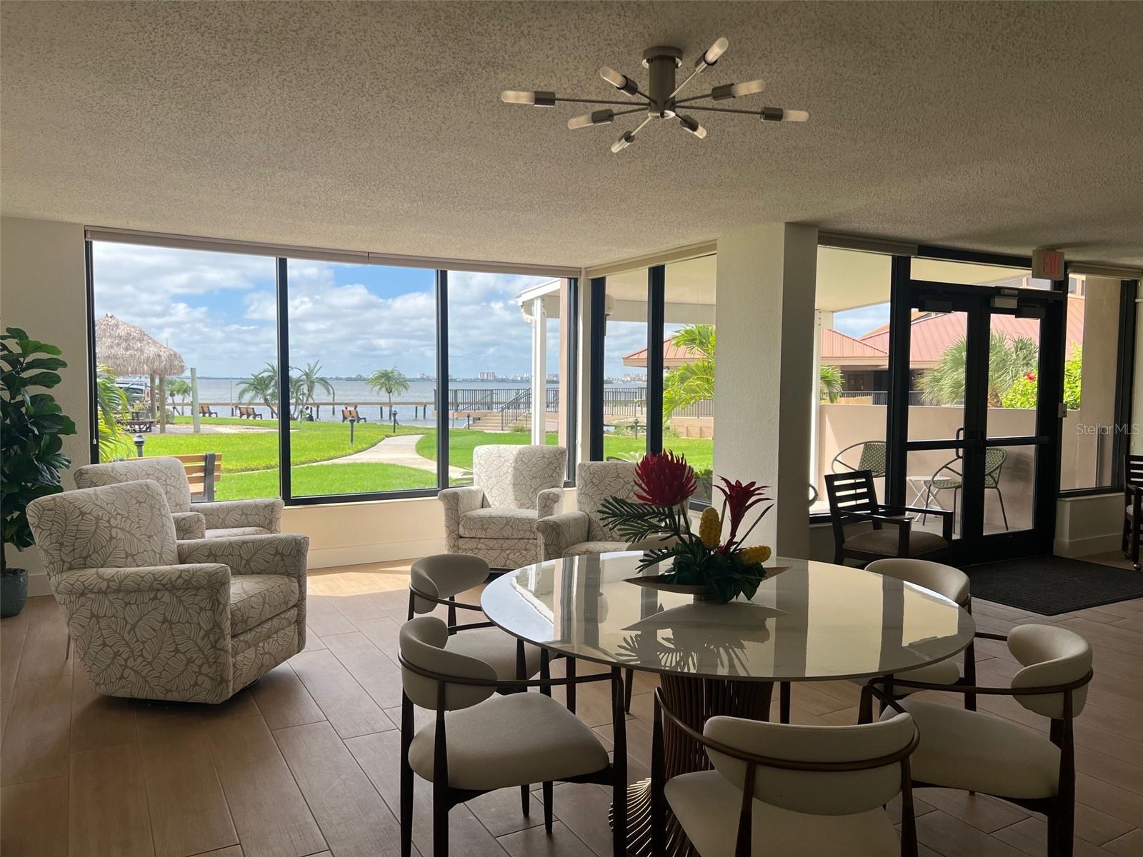 Image 35 of 53 For 634 Edgewater Drive 447