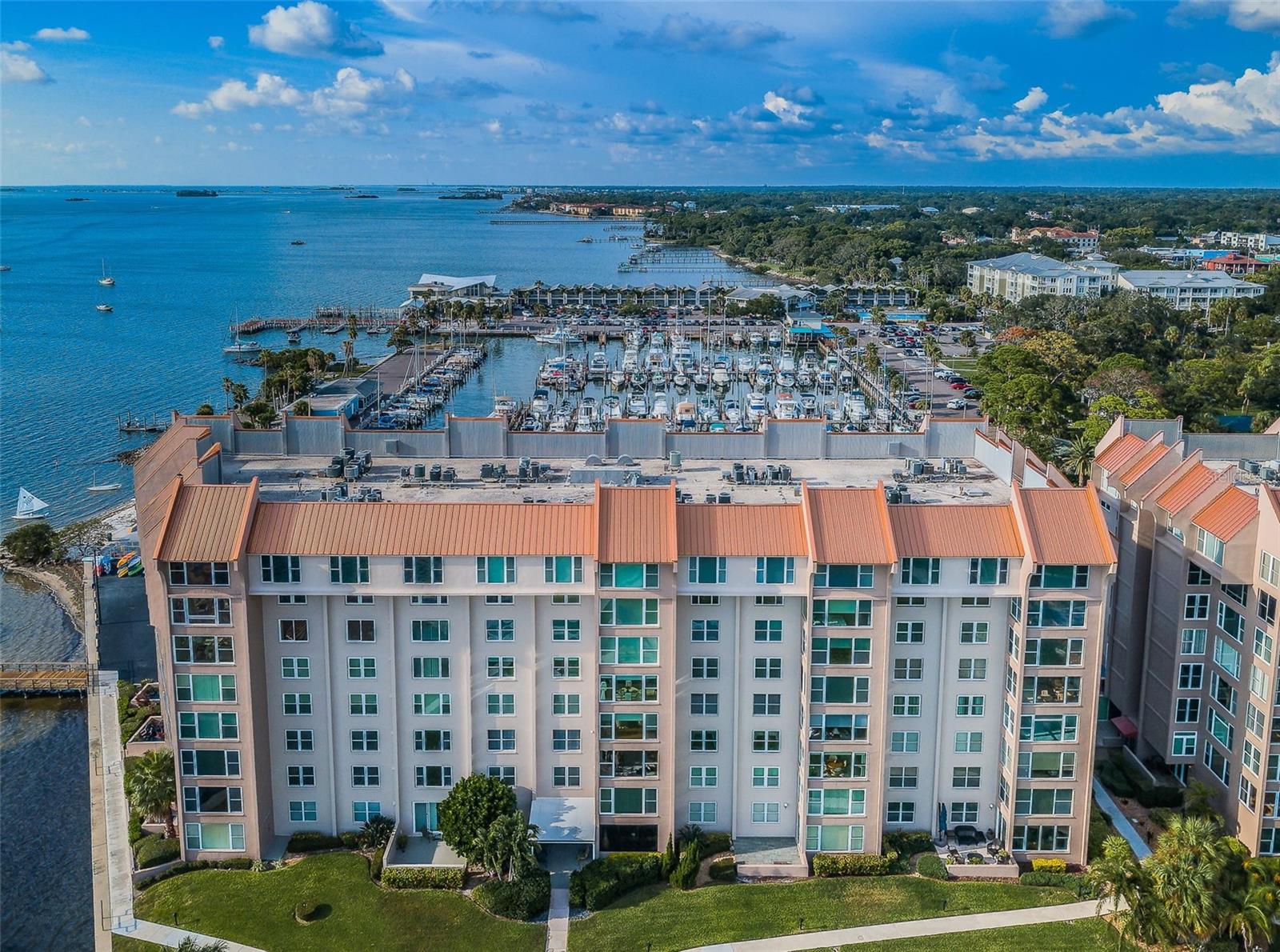 Image 37 of 53 For 634 Edgewater Drive 447