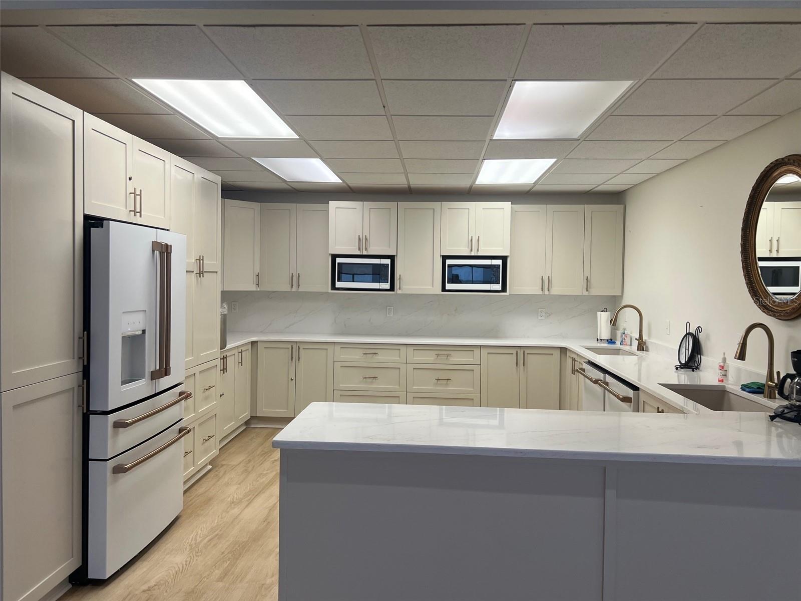 Image 40 of 53 For 634 Edgewater Drive 447