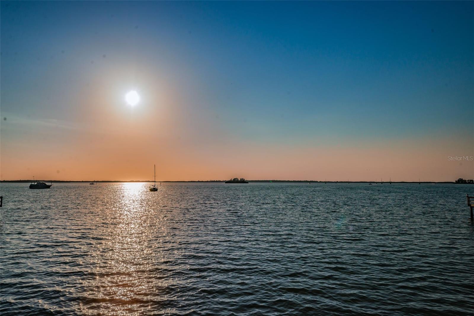 Image 42 of 53 For 634 Edgewater Drive 447