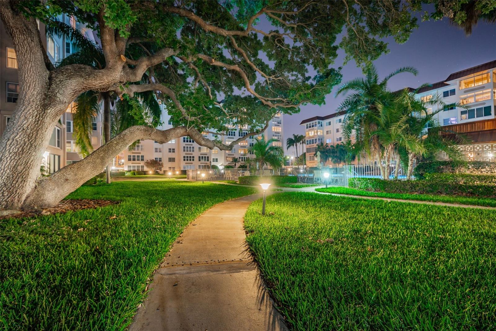 Image 43 of 53 For 634 Edgewater Drive 447