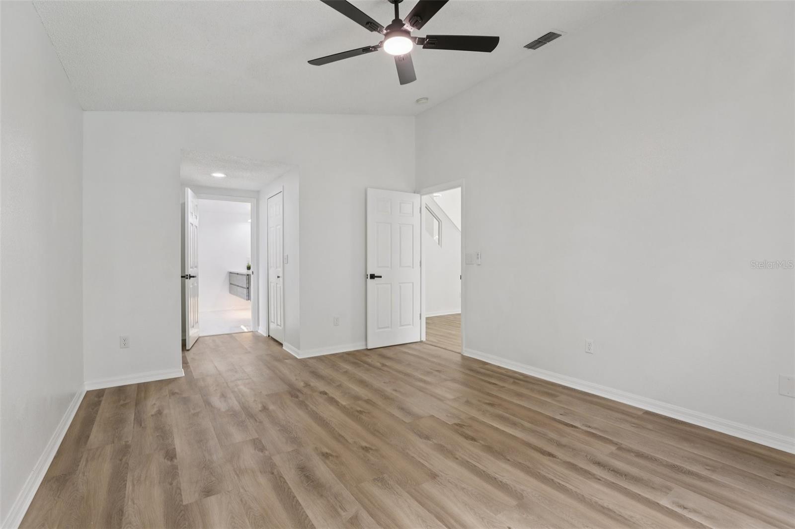 Image 19 of 49 For 3032 Bloomsbury Drive