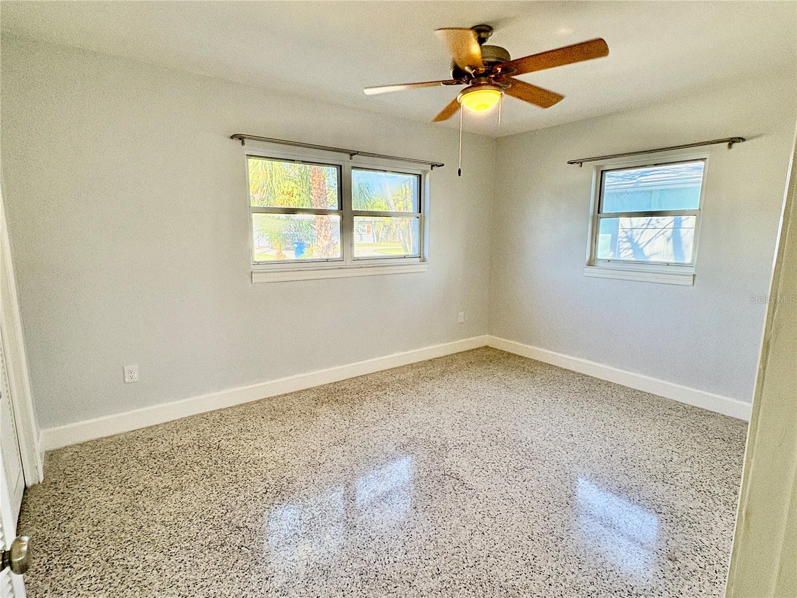 Image 16 of 28 For 0941 Palm Drive