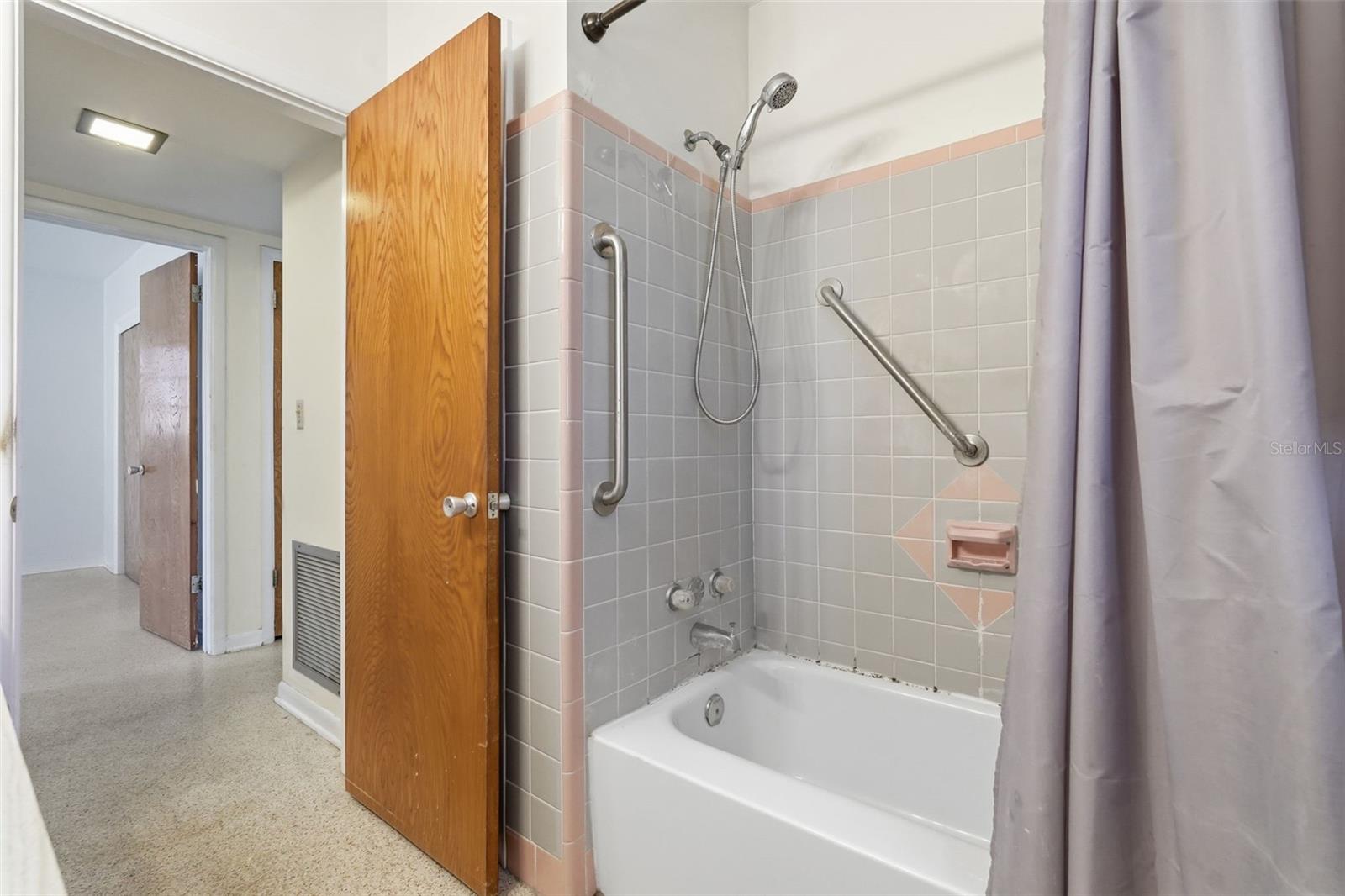 Image 28 of 31 For 1523 Fredrica Avenue