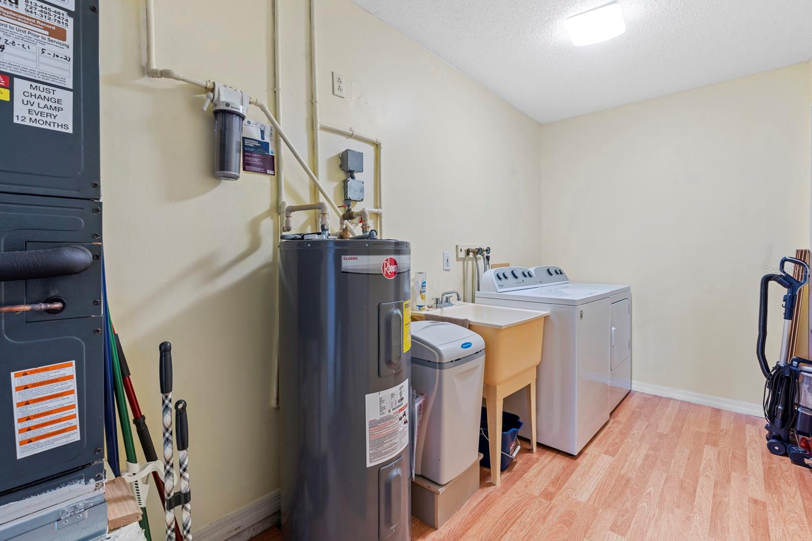 Image 35 of 43 For 302 Stroll Lane