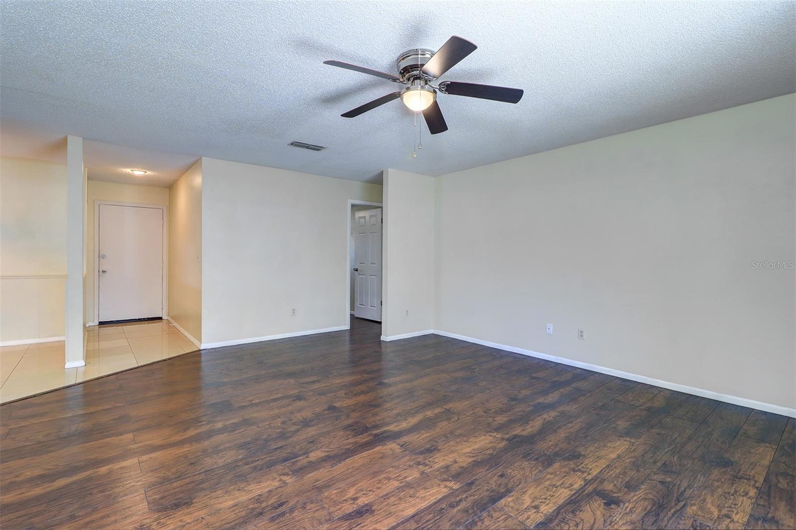 Image 5 of 24 For 1915 Saginaw Court