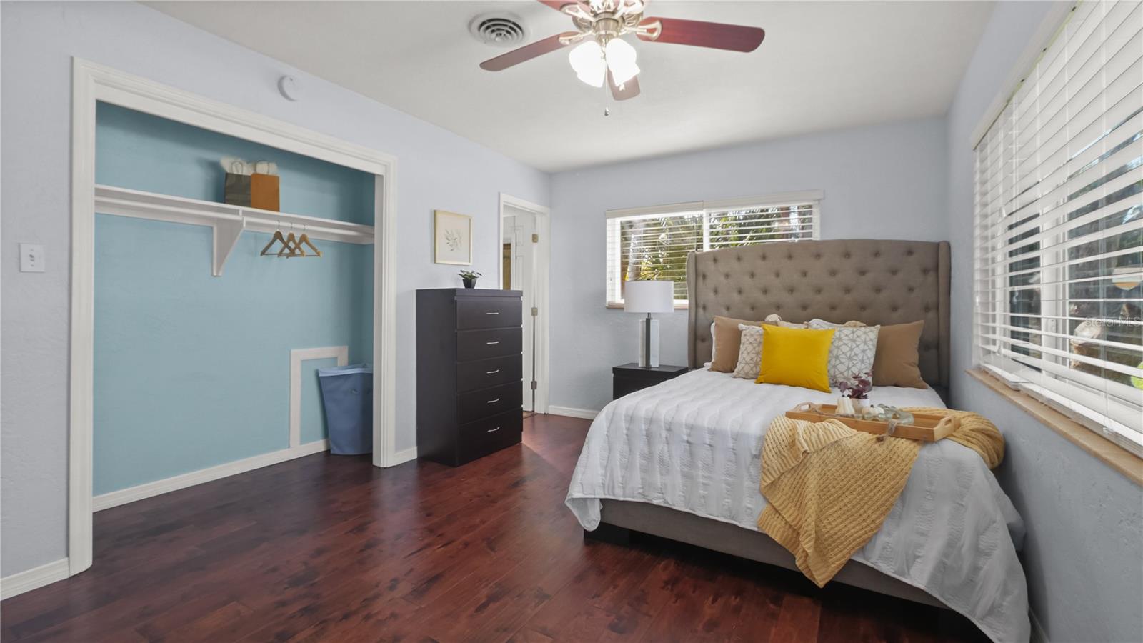 Image 14 of 38 For 5836 18th Avenue S